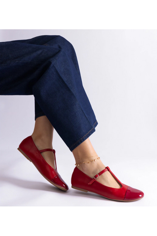 Czerwone balerinki z lakierowanym...