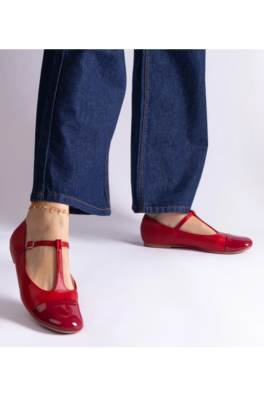 Czerwone balerinki z lakierowanym...