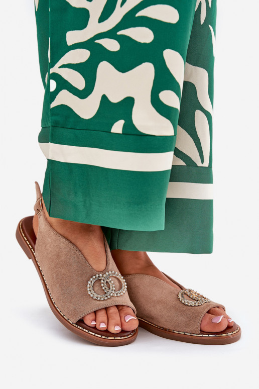 Sandały Damskie Z Ozdobą Na Płaskim Obcasie Eko Zamszowe Ciemnobeżowe Ralisses Sandały Damskie Z Ozdobą Na Płaskim Obcasie Eko Zamszowe Ciemnobeżowe Ralisses