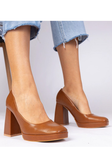 Brązowe czółenka na...