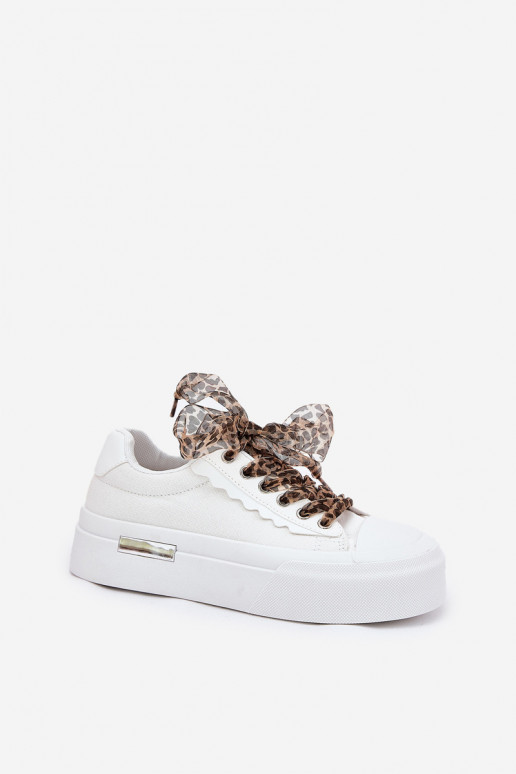 Women's sneakers on a chunky platform with decorative lacing white Zidora Women's sneakers on a chunky platform with decorative lacing white Zidora