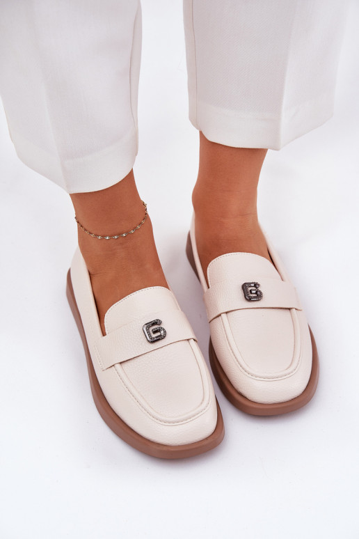 Ladies elegant moccasins with a decorative small detail Vinceza 62208 beige Ladies elegant moccasins with a decorative small detail Vinceza 62208 beige