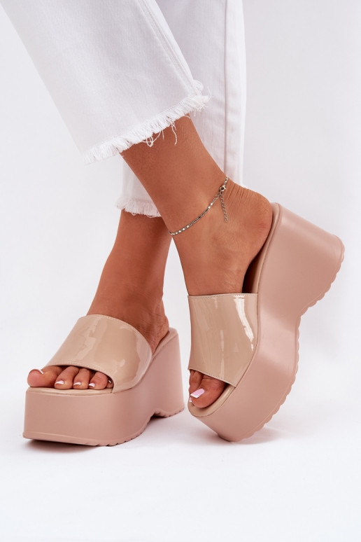 Lacquered Women's Sandals On Platform And Wedge Beige Nellevia