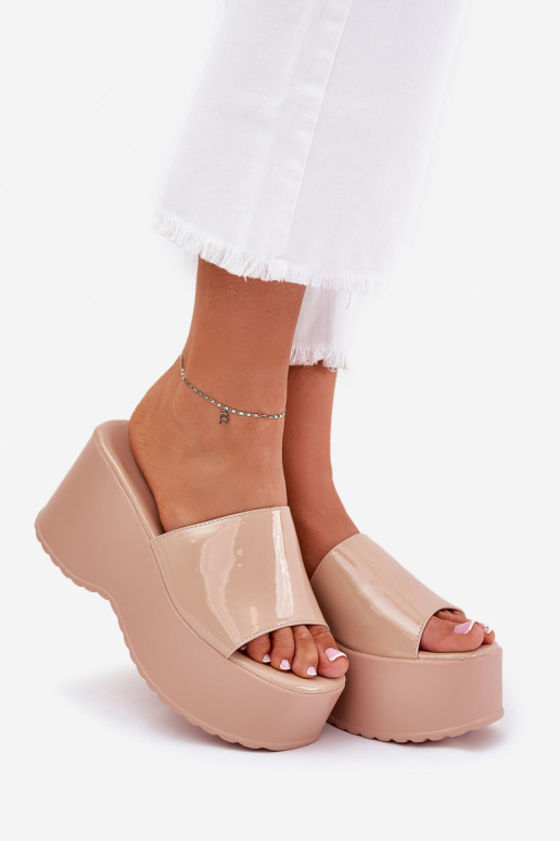 Lacquered Women's Sandals On Platform And Wedge Beige Nellevia